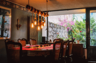 Long-established restaurant located at the Crossroads of Long Island!